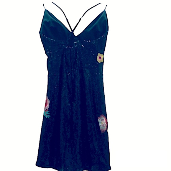 Black Sequin Floral Dress - Picture 4 of 8